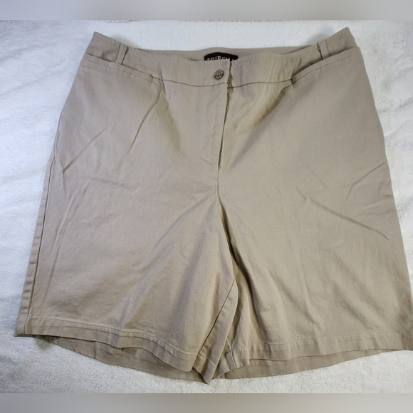 TRIBELLA Tan Bermuda Shorts - Size 18 - Picture 2 of 5